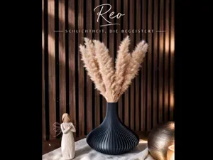Reo Vase