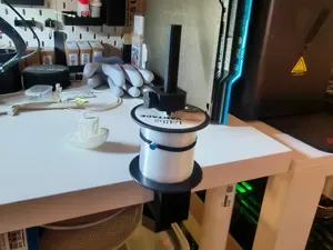 Fishing line spool holder