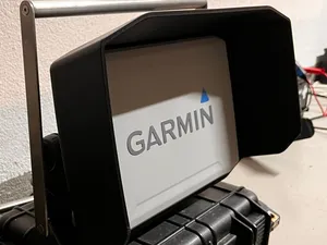 Garmin ECHOMAP Ultra 100 Series screen shade