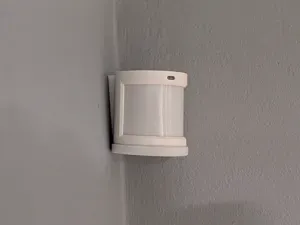 Aqara Motion and Light Sensor P2 corner wall mount