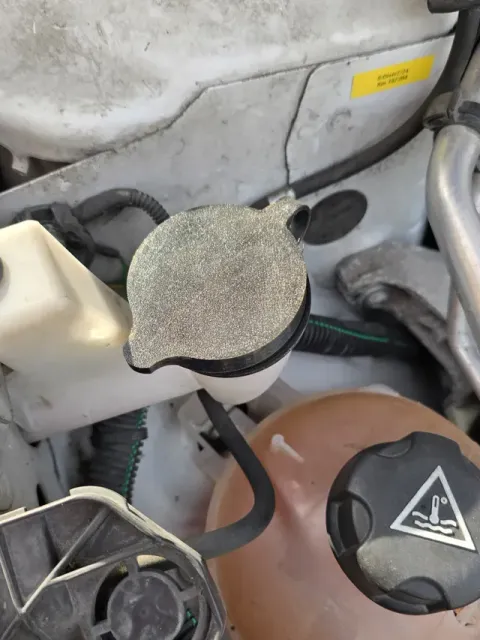 Windshield Wiper fluid tank cap — Фото 4 из 6