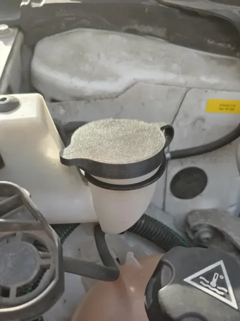 Windshield Wiper fluid tank cap — Фото 2 из 6