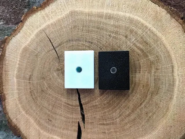 'Unofficial' Bambu Lab Magnet & Keychain — Image 6 of 7