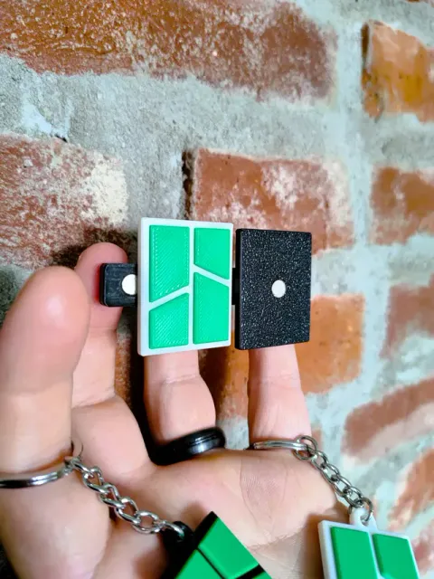 'Unofficial' Bambu Lab Magnet & Keychain — Image 4 of 7
