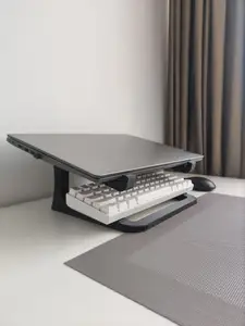 Aesthetic laptop support
