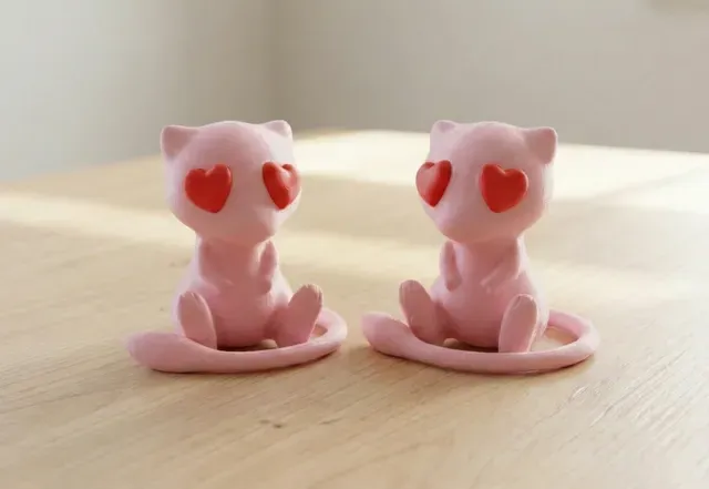 Pokemon Mew in love for Valentine's day — Фото 2 из 3