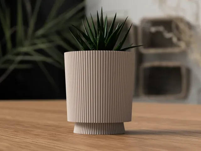 Planter with drip container — Image 2 of 4