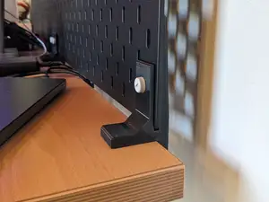 IKEA Skadis desk mount (parametric)