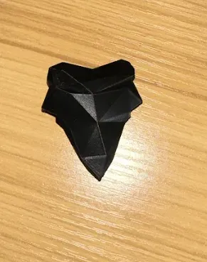 Low-Poly Megalodon Shark Tooth — Фото 3 из 6