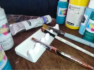 Paint brush stand, holder with drip tray