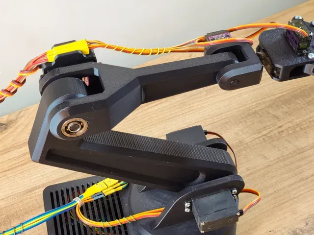 Robotic Arm with Servo & Arduino — Image 10 of 13