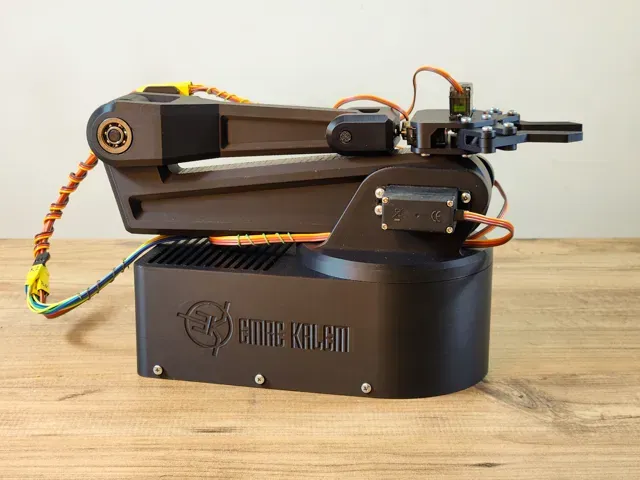 Robotic Arm with Servo & Arduino — Image 4 of 13