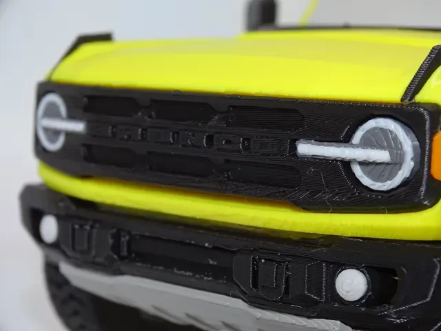 Ford Bronco Wildtrack w/ Steering Wheel 1:19 Scale — Image 8 of 15