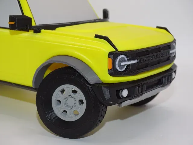 Ford Bronco Wildtrack w/ Steering Wheel 1:19 Scale — Image 13 of 15