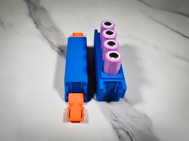 4 Slot 18650 Battery Storage Snap Latch Box — Image 3 of 6