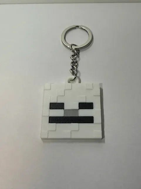 Minecraft-Inspired Skeleton Keychain — Фото 2 из 5