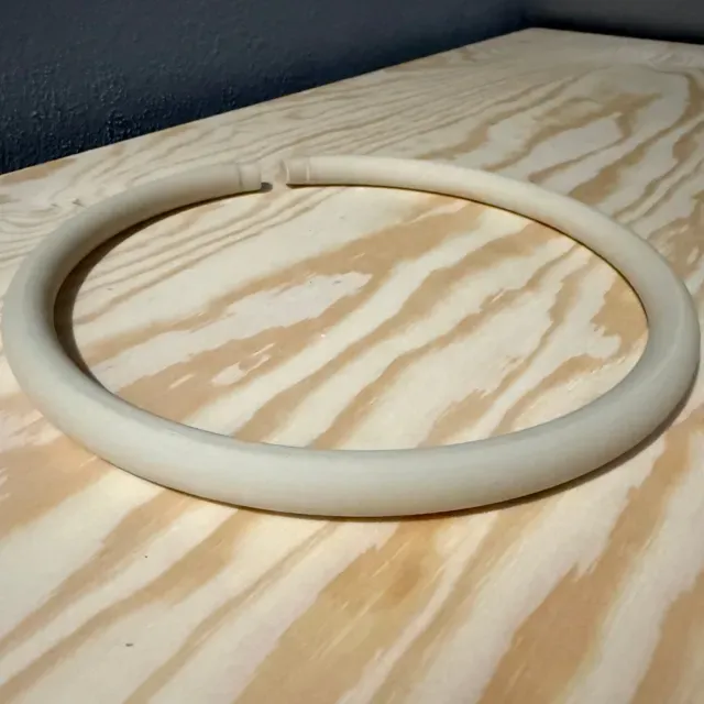 Hand Towel Ring Holder Modern Aesthetic Design — Image 5 of 9