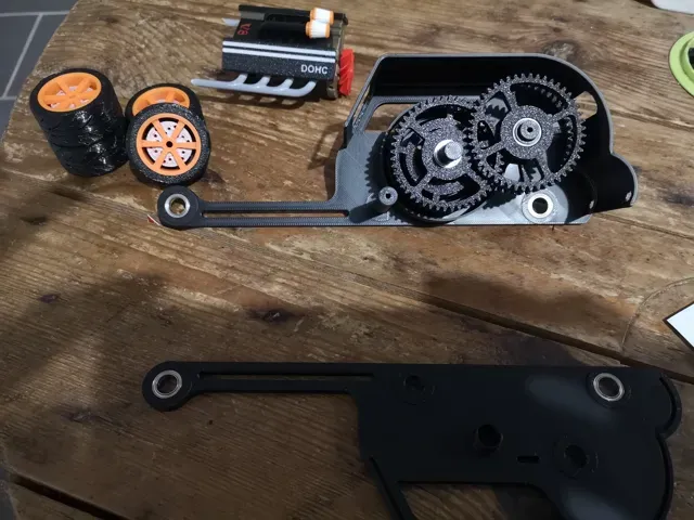 Hot Rod spring engine - V8 running — Image 10 of 17