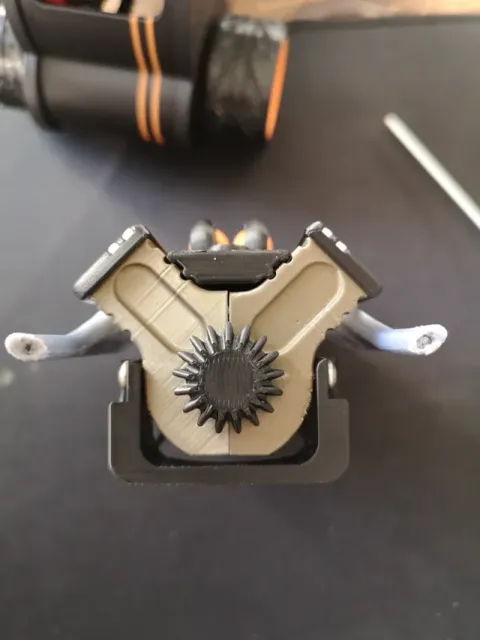 Hot Rod spring engine - V8 running — Image 14 of 17
