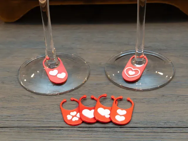 Valentine's Day Wine Charms — Фото 2 из 4