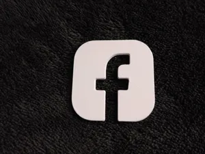 Facebook / FB / Keychain
