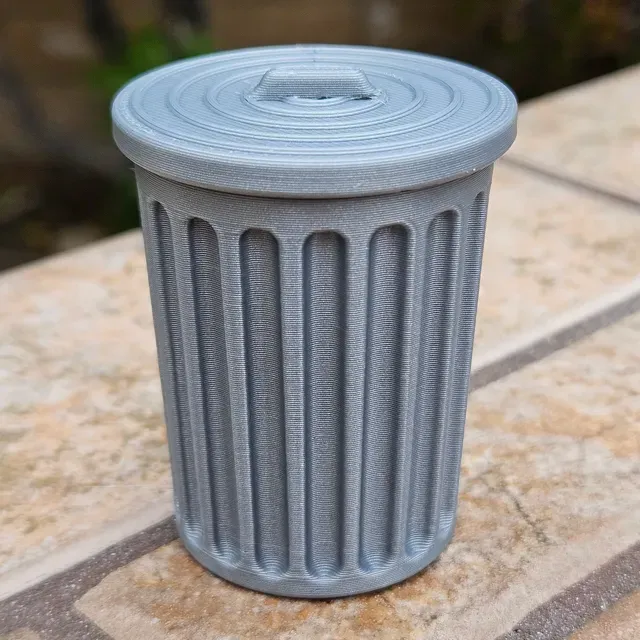 Trash Can — Image 6 of 7