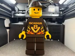 Brickman Scania V8 20cm Figur 500%