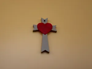 Cross w/Heart Pendant/Keychain (Pattée Style)