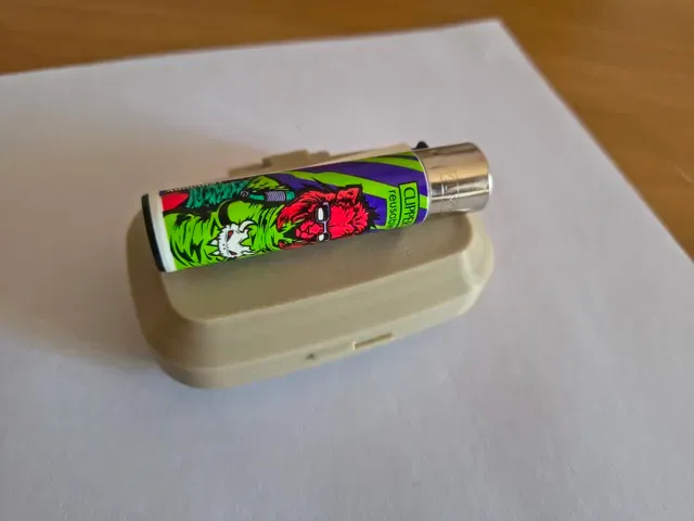 Ultra-Compact Tobacco Case (All-in-One) — Image 7 of 10
