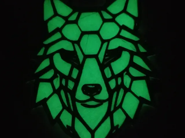 Geometric Wolf – One Line Wall Art (2 Versions)
