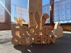 Frohe Ostern Schriftzug mit Hasenohren | Osterdeko