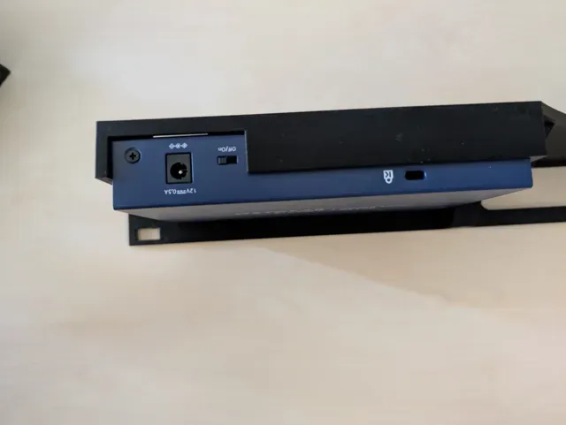 Netgear GS108 Rack Mount — Image 4 of 5