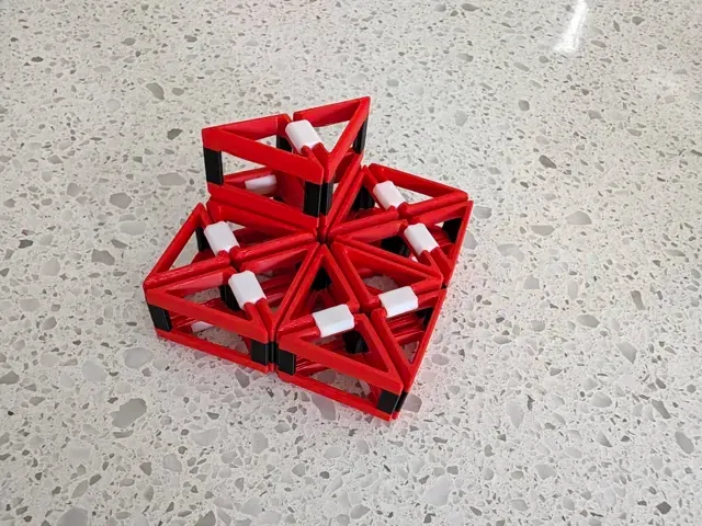 Hollow CubeIQ — Image 4 of 9