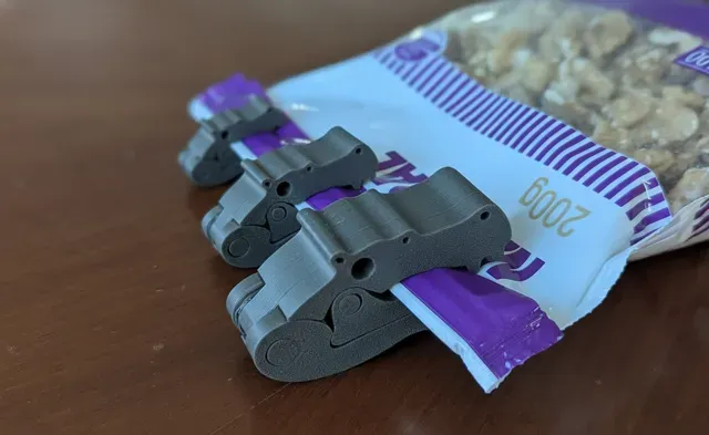 Hippo Bag Clip With Lock - Print In Place — Image 5 of 5