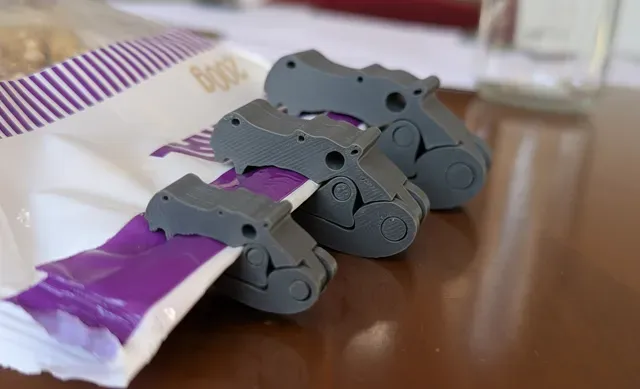 Hippo Bag Clip With Lock - Print In Place — Image 4 of 5