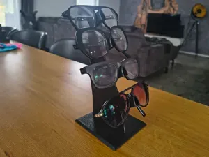 Sail-Shaped Glasses Display Stand – Modern