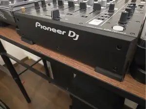 Pioneer/AlphaTheta DJM-750 legs