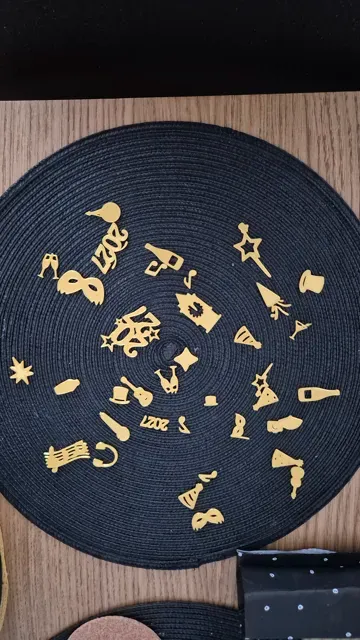 Confetti table happy new year 2027 decoration — Image 3 of 4