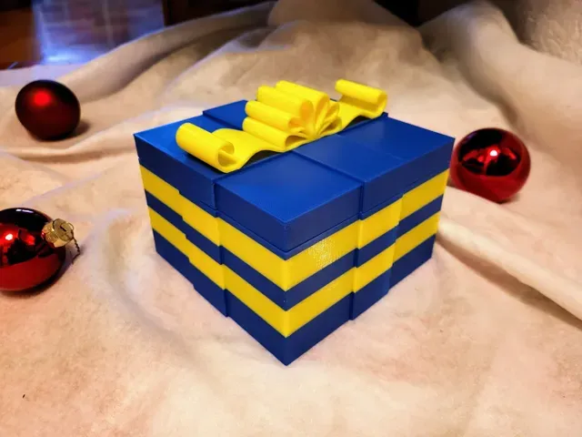 Gift-boxes in different shapes and sizes — Фото 5 из 12