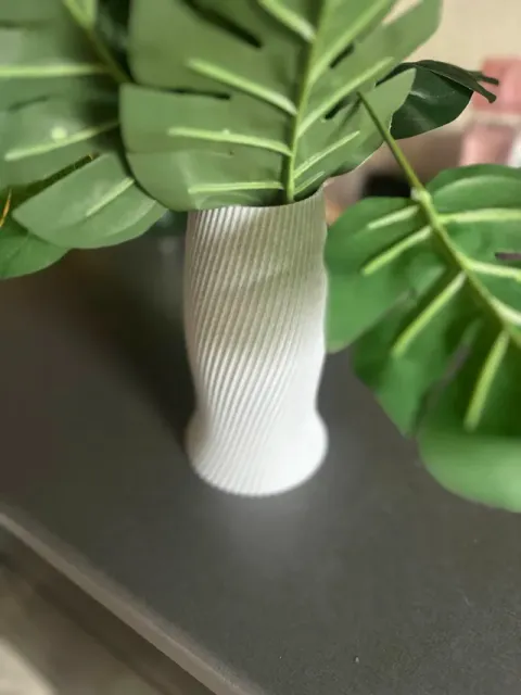 Marble Ripple Vase – Modern Scandinavian Decor — Фото 3 из 3