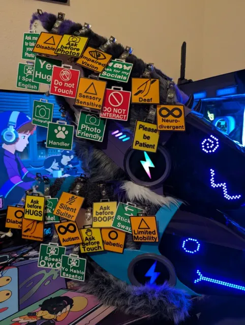 Furry Fursuit Communication Badges — Фото 3 из 4