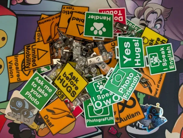 Furry Fursuit Communication Badges — Фото 2 из 4