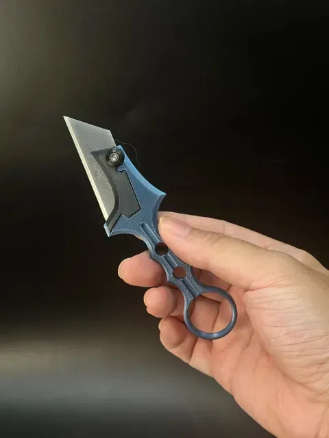 Lightweight Knife with Utility Blade — Image 3 of 3