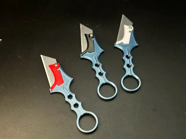 Lightweight Knife with Utility Blade — Image 2 of 3