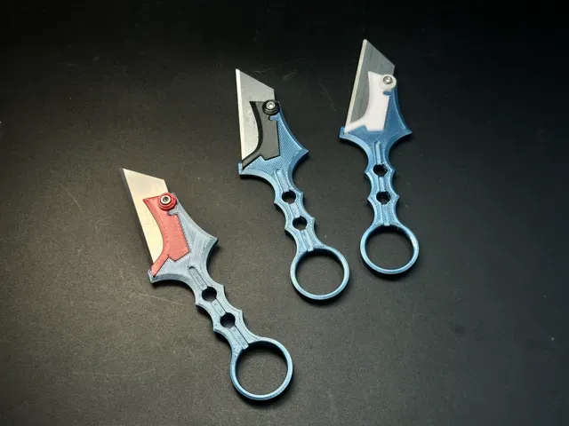 Lightweight Knife with Utility Blade