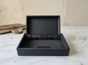 Hinged Storage Box (Boîte de Rangement à Clip)