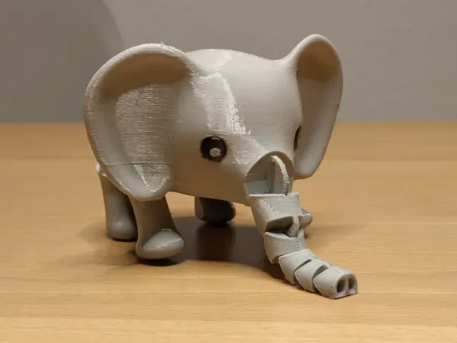 Ellie the Adorable Articulated Elephant — Фото 3 из 4