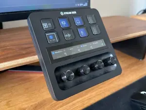 Balolo Setup Cockpit: Stream Deck Plus Holder