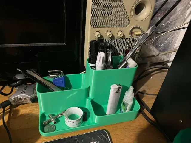 Pencil stand 4 slots — Image 2 of 4