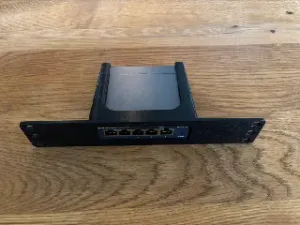 TP-Link TL-SG105 10-inch Rack Mount